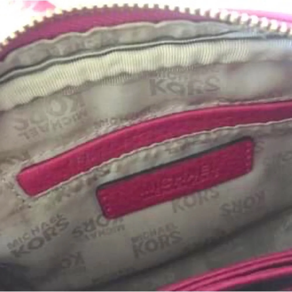Michael Kors Crossbody Bag / Purse - Fuschia Pink / Hot Pink / Barbie Colour - Picture 4 of 5